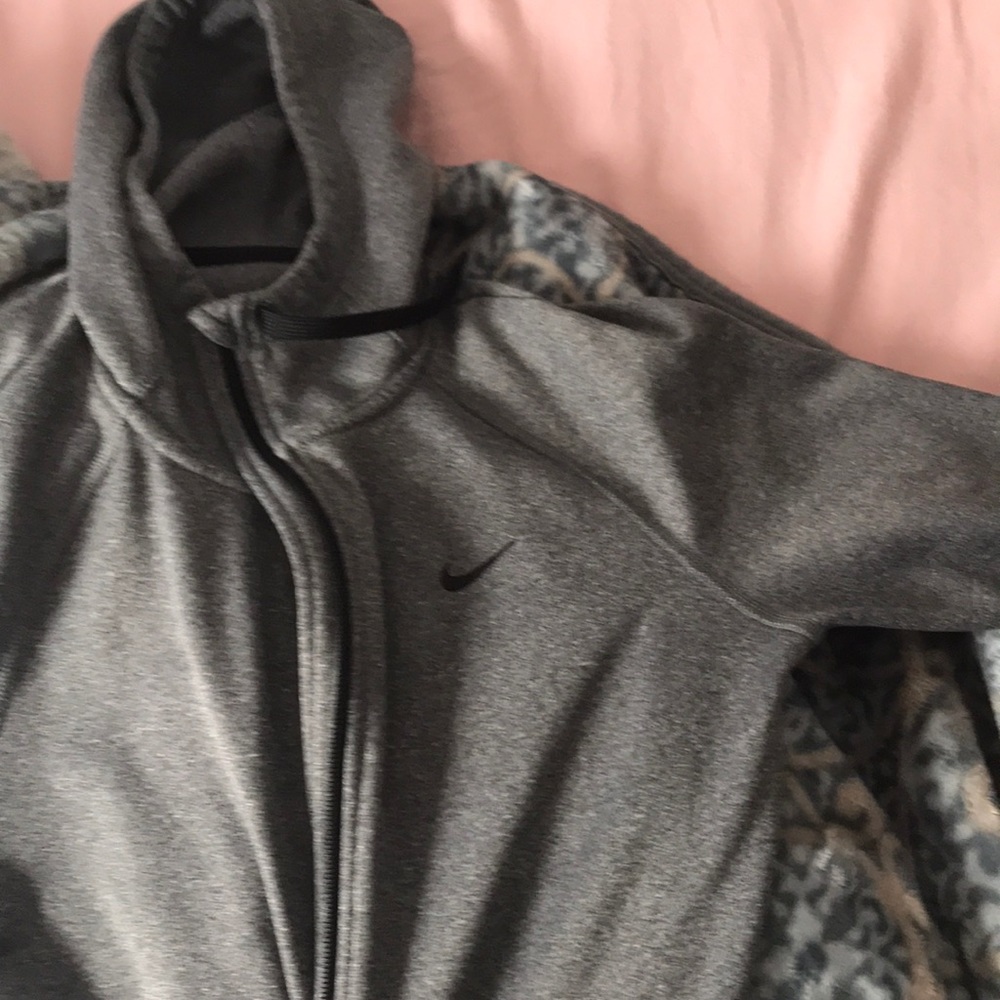 nike zip up hoodie